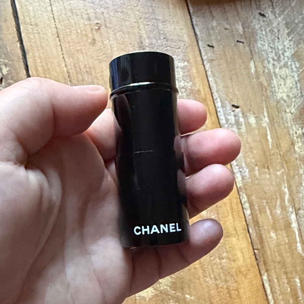 CHANEL Black and Cream Kabuki Brush - Picture 2 of 2